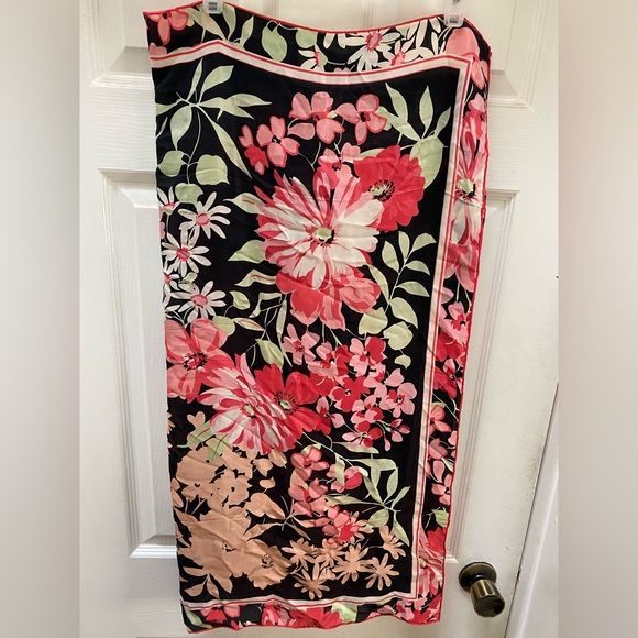 Silk Floral Scarf 88x88cm (square) - Picture 1 of 2